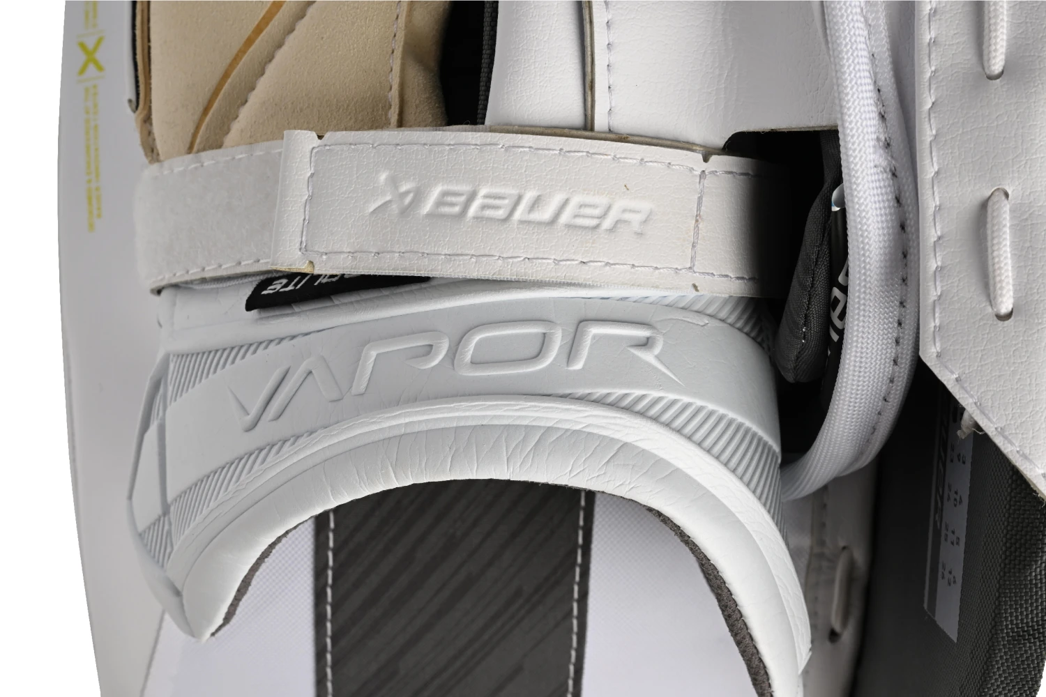Bauer Vapor Hyperlite2 Senior Goalie Blocker 7 Bauer Vapor Hyperlite2 Senior Goalie Blocker - Image 5