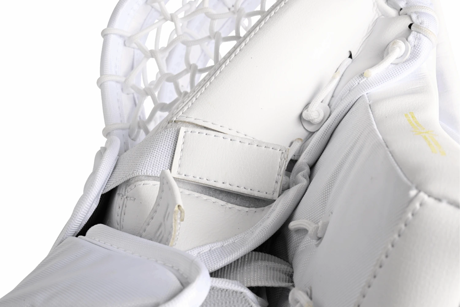 Bauer Vapor Hyperlite2 Senior Goalie Catcher 5 Bauer Vapor Hyperlite2 Senior Goalie Catcher - Image 3