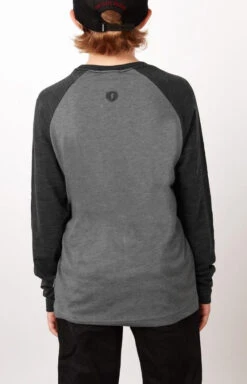 Gongshow Going Bear Junior Long-Sleeve Crew -Pro Hockey Gear TF18 J708 Going Bear Jr. 04 555x c8e7df4d 8eb4 4b26 80ad 3f87d7d2567e